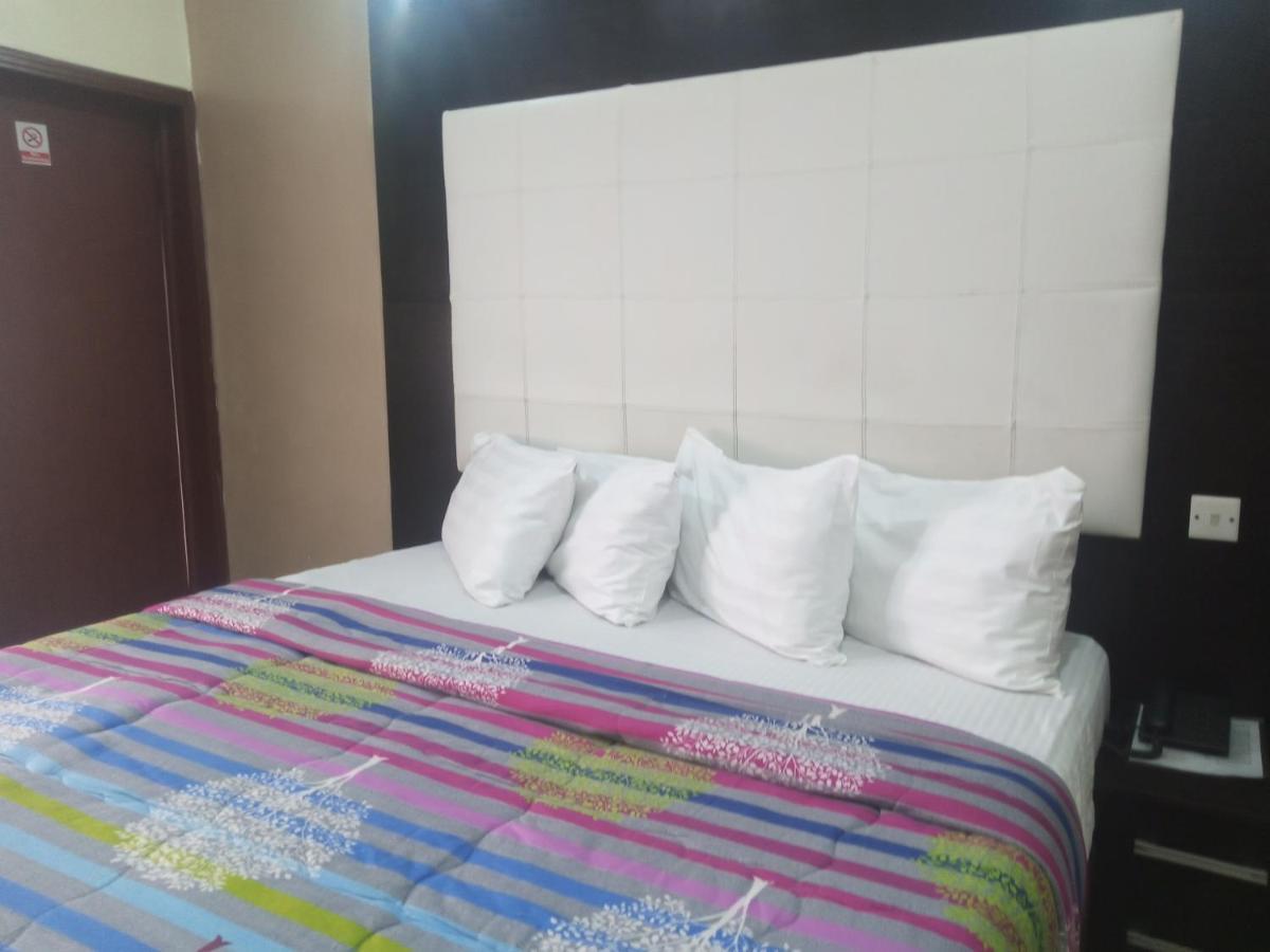 Alluring View Hotel - Toyin Sreet Ikeja Exterior foto