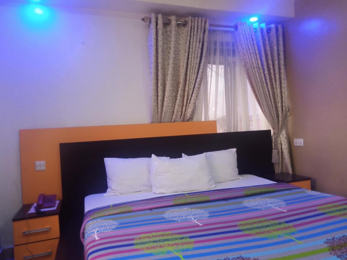 Alluring View Hotel - Toyin Sreet Ikeja Exterior foto