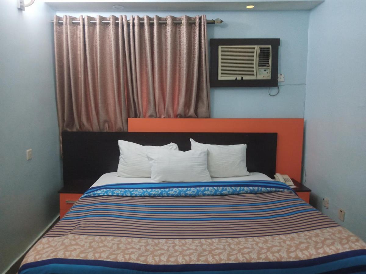 Alluring View Hotel - Toyin Sreet Ikeja Exterior foto