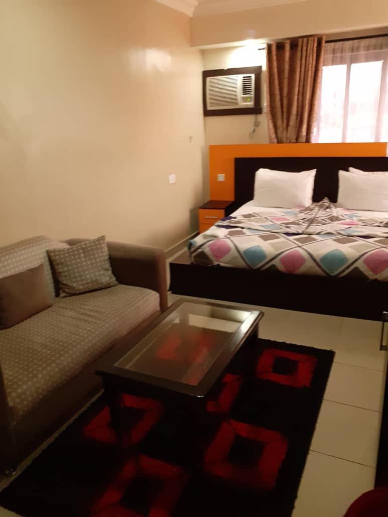 Alluring View Hotel - Toyin Sreet Ikeja Quarto foto